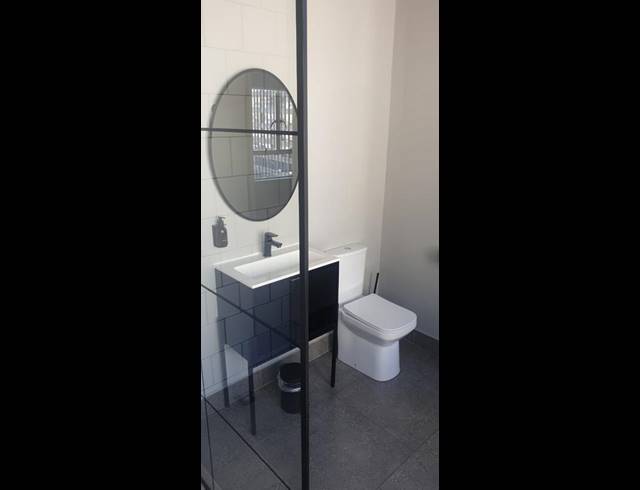 1 BEDROOM PROPERTY TO RENT IN FORESHORE